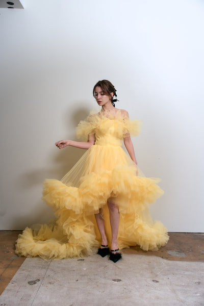 オフショルダー テールカット フリルドレス(W357)