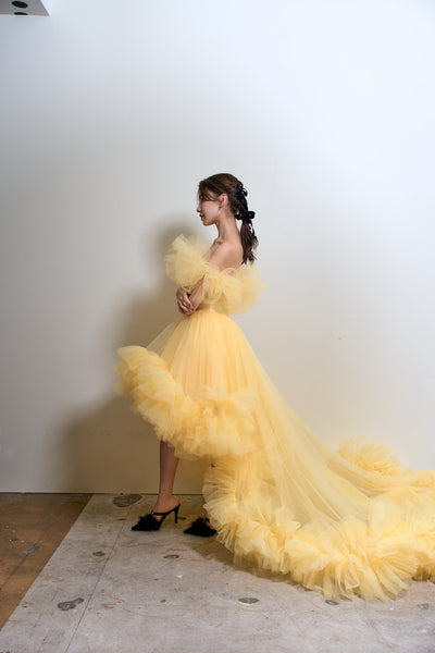 オフショルダー テールカット フリルドレス(W357)