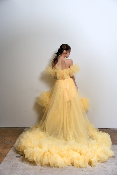 オフショルダー テールカット フリルドレス(W357)