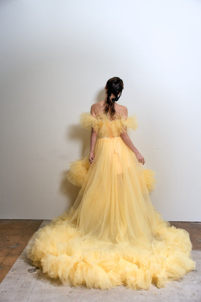 オフショルダー テールカット フリルドレス(W357)