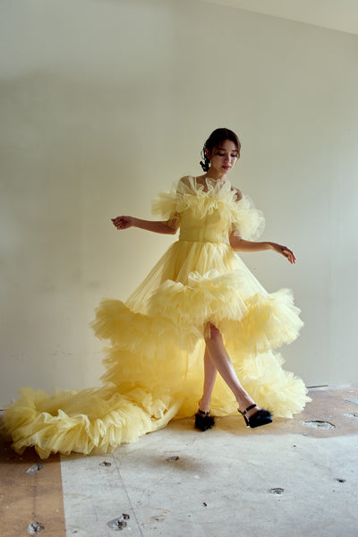 オフショルダー テールカット フリルドレス(W357)