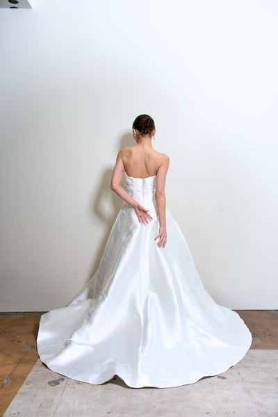 ミカド風サテン 刺繍 Aラインドレス(W353)