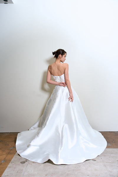 ミカド風サテン 刺繍 Aラインドレス(W353)