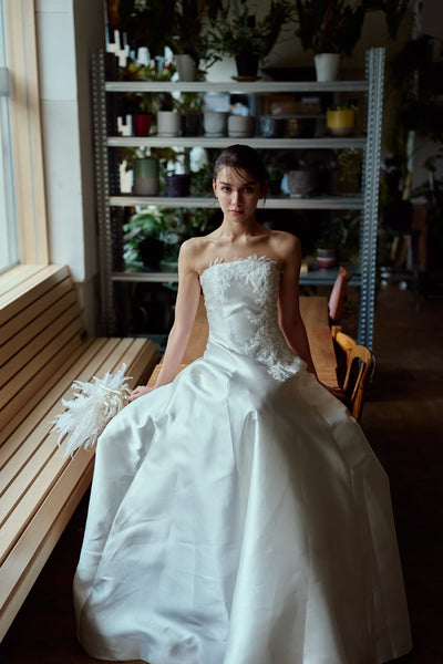 ミカド風サテン 刺繍 Aラインドレス(W353)