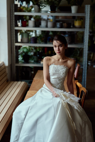 ミカド風サテン 刺繍 Aラインドレス(W353)