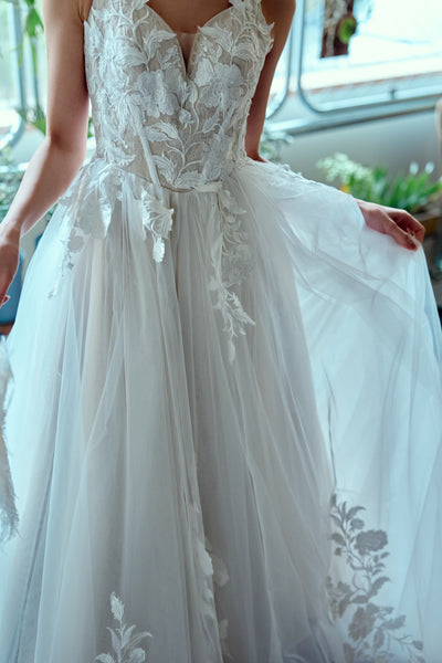 ハートカット 刺繍 Aラインドレス(W354)