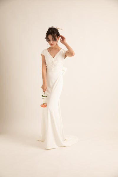 バックリボン 背中開き ウエディングドレス(W66)