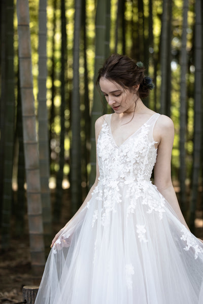 フラワーモチーフ 刺繍レース Aライン テールカットドレス(W162)