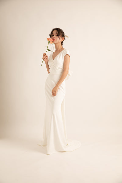 バックリボン 背中開き ウエディングドレス(W66)