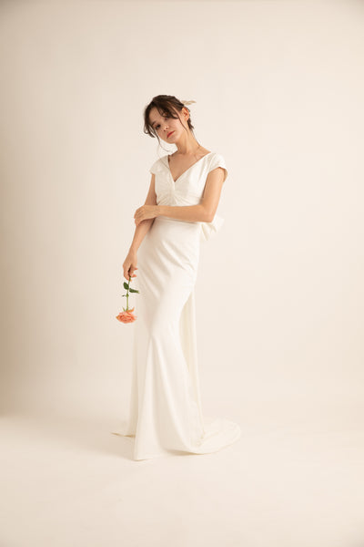 バックリボン 背中開き ウエディングドレス(W66)