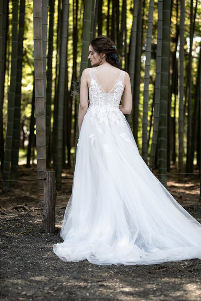 フラワーモチーフ 刺繍レース Aライン テールカットドレス(W162)