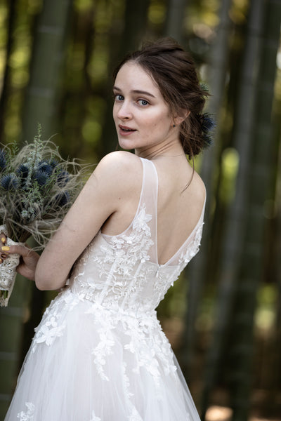 フラワーモチーフ 刺繍レース Aライン テールカットドレス(W162)