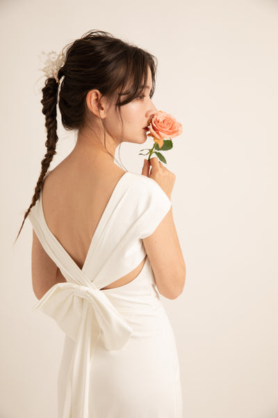 バックリボン 背中開き ウエディングドレス(W66)