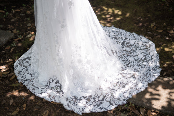 Vネック 裾レース スレンダードレス(W228)