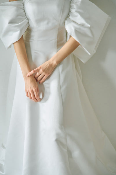 ボリュームスリーブ オフショルダードレス(W304)