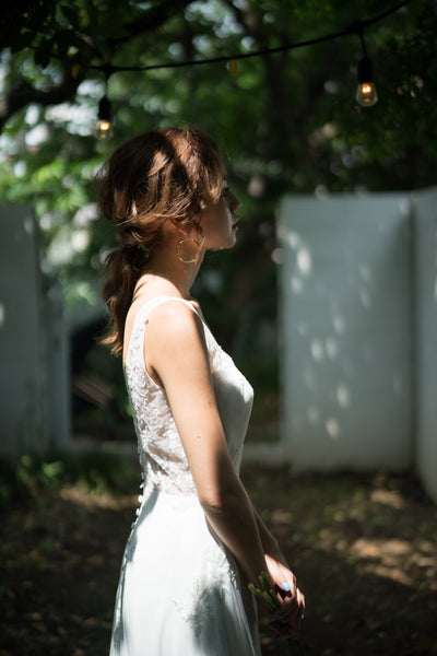 Vネック 裾レース スレンダードレス(W228)