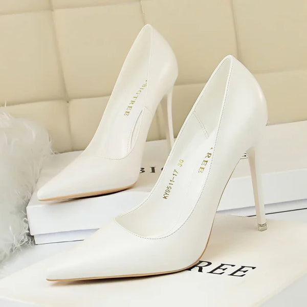 シンプル ポインテッドトゥ パンプス ホワイト(S12)