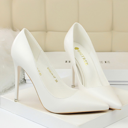 シンプル ポインテッドトゥ パンプス ホワイト(S12)