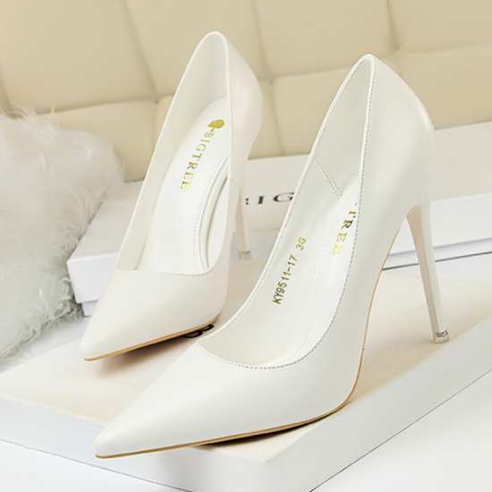 シンプル ポインテッドトゥ パンプス ホワイト(S12)