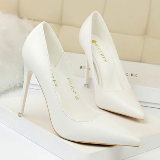 シンプル ポインテッドトゥ パンプス ホワイト(S12)