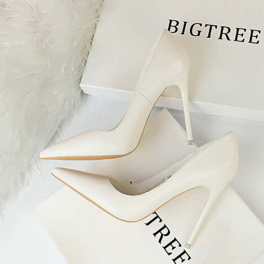 シンプル ポインテッドトゥ パンプス ホワイト(S12)