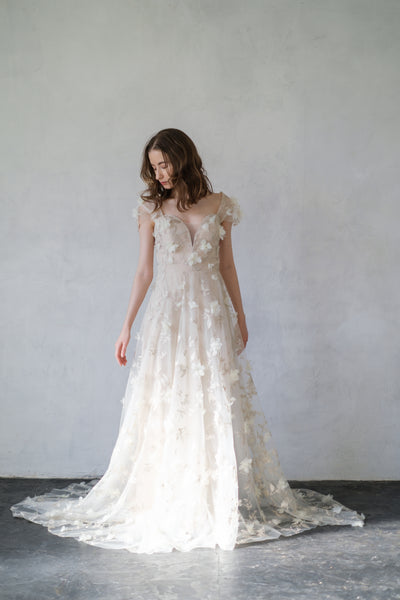 フラワーレース バックVドレス(W245)