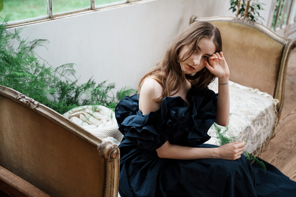 フリルショルダー タフタ ネイビードレス(W266)