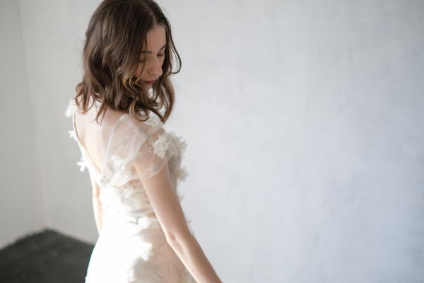 フラワーレース バックVドレス(W245)