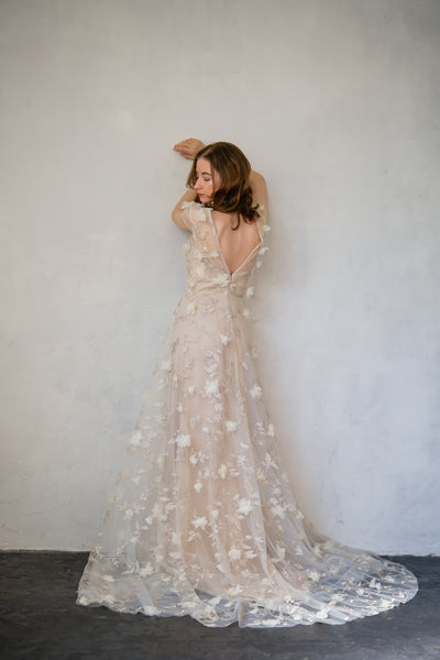 フラワーレース バックVドレス(W245)