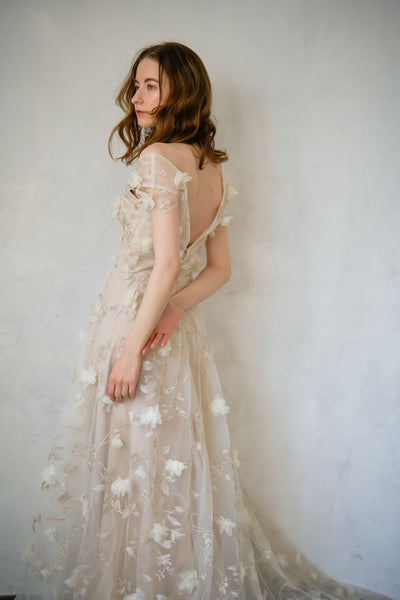 フラワーレース バックVドレス(W245)