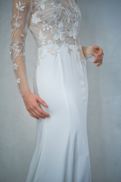 刺繍レース ロングスリーブ バックV ソフトマーメイドドレス(W249)