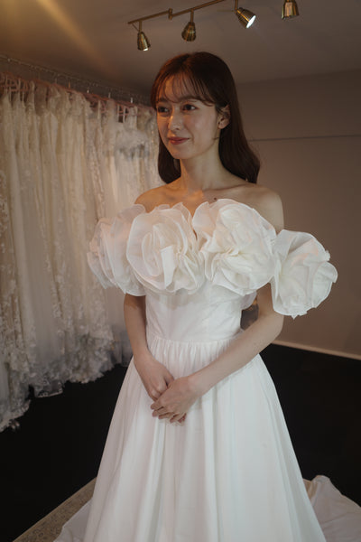 フリルショルダー タフタドレス ホワイト(W266WH)