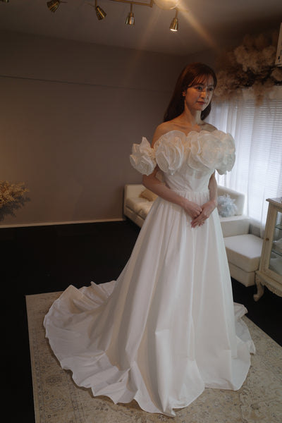 フリルショルダー タフタドレス ホワイト(W266WH)