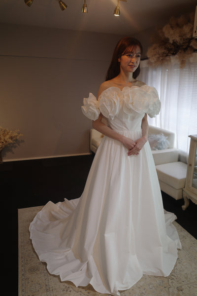 フリルショルダー タフタドレス ホワイト(W266WH)