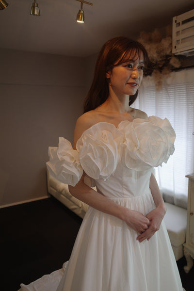 フリルショルダー タフタドレス ホワイト(W266WH)