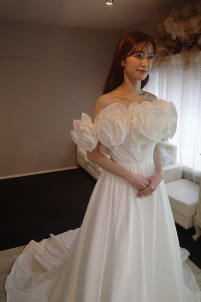 フリルショルダー タフタドレス ホワイト(W266WH)