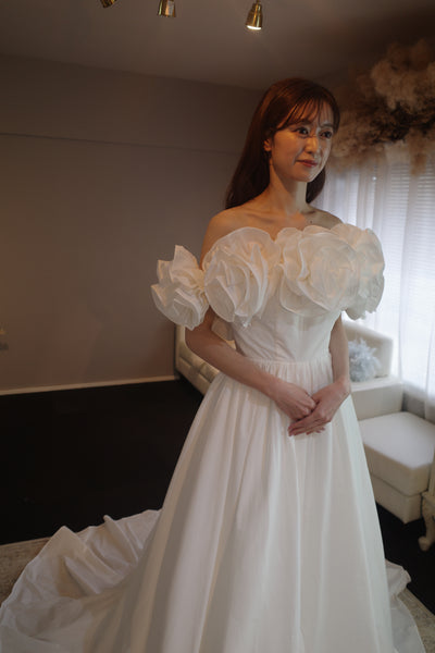 フリルショルダー タフタドレス ホワイト(W266WH)