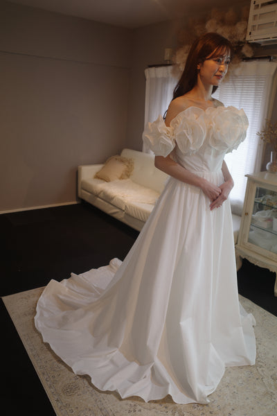 フリルショルダー タフタドレス ホワイト(W266WH)