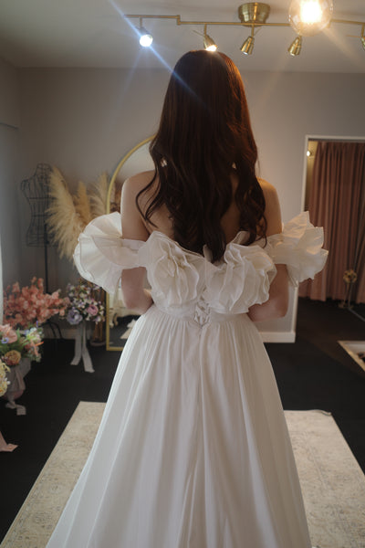 フリルショルダー タフタドレス ホワイト(W266WH)