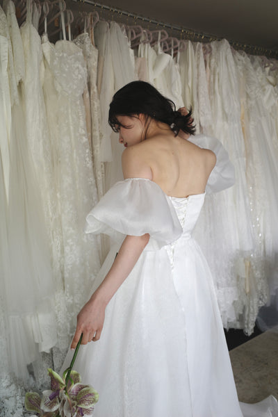 オフショルダー パフスリーブドレス(W307WH)