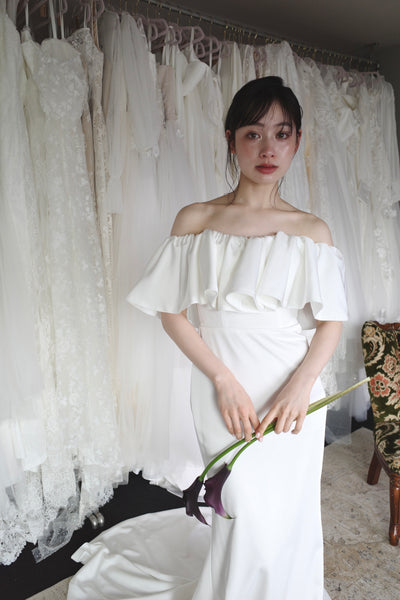 オフショルダー フリル ソフトマーメイドドレス ホワイト(W300WH)