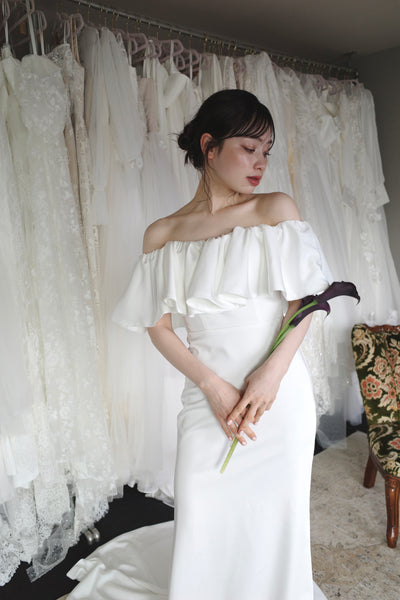 オフショルダー フリル ソフトマーメイドドレス ホワイト(W300WH)