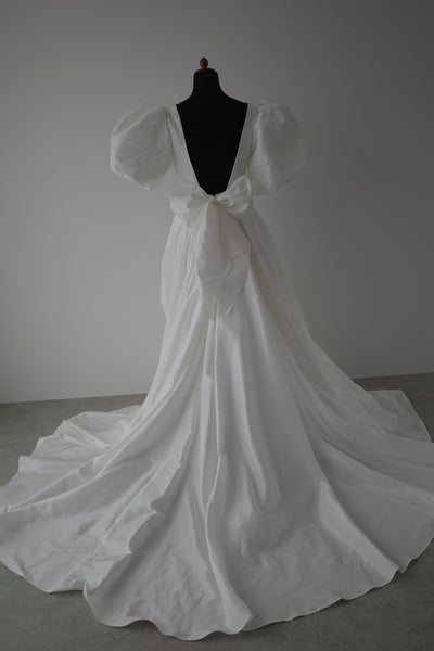 パフスリーブ Vネック タフタ ドレス(W333)