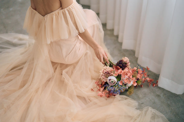 チュール バックフリル オフショルダードレス ペールオレンジ(W325PO)