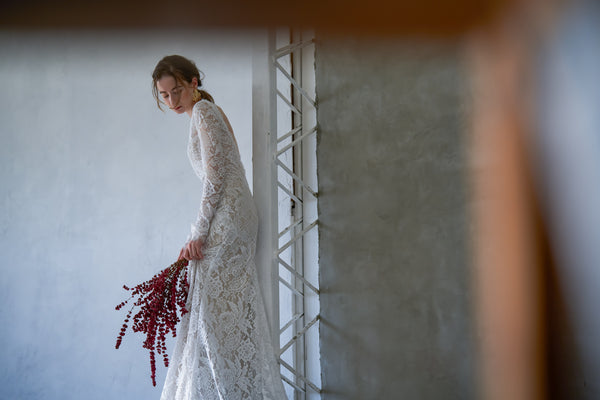 ボートネック バックV 長袖ドレス(W216)