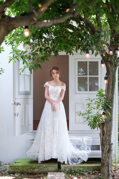 オフショルダー フラワーレースドレス(W231)