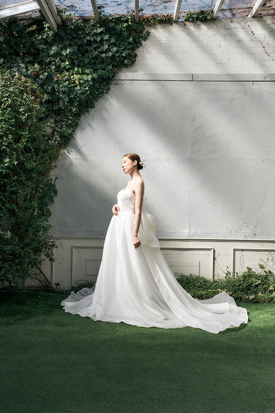 オーガンジーサテン バックトレーンドレス ホワイト(W340)