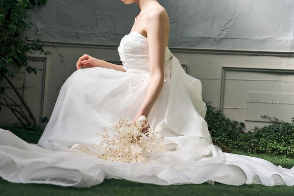 オーガンジーサテン バックトレーンドレス ホワイト(W340)