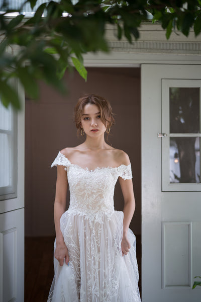 オフショルダー フラワーレースドレス(W231)