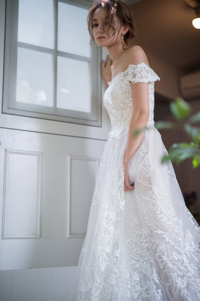 オフショルダー フラワーレースドレス(W231)